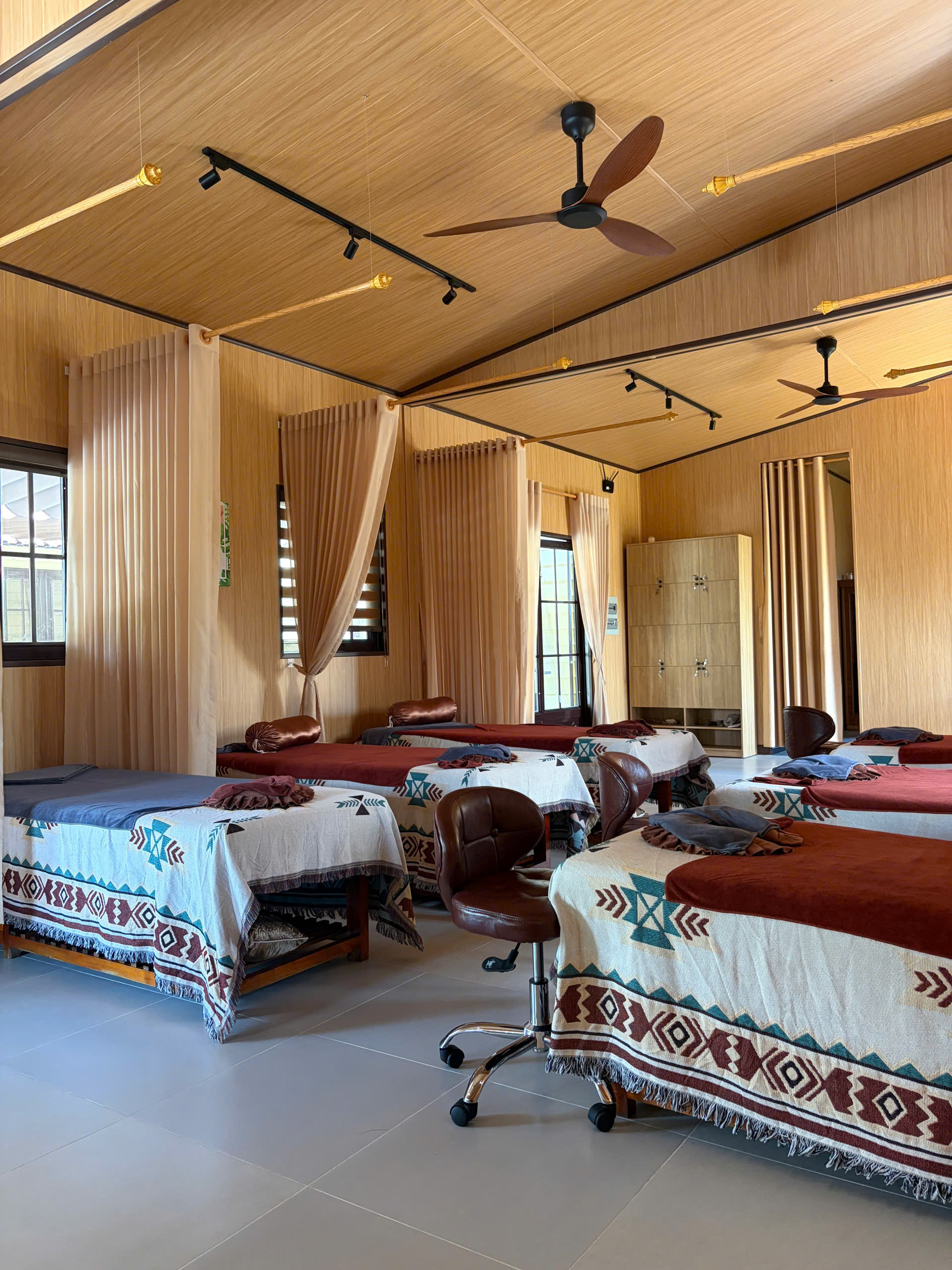 Red Mountain lifestyle 1