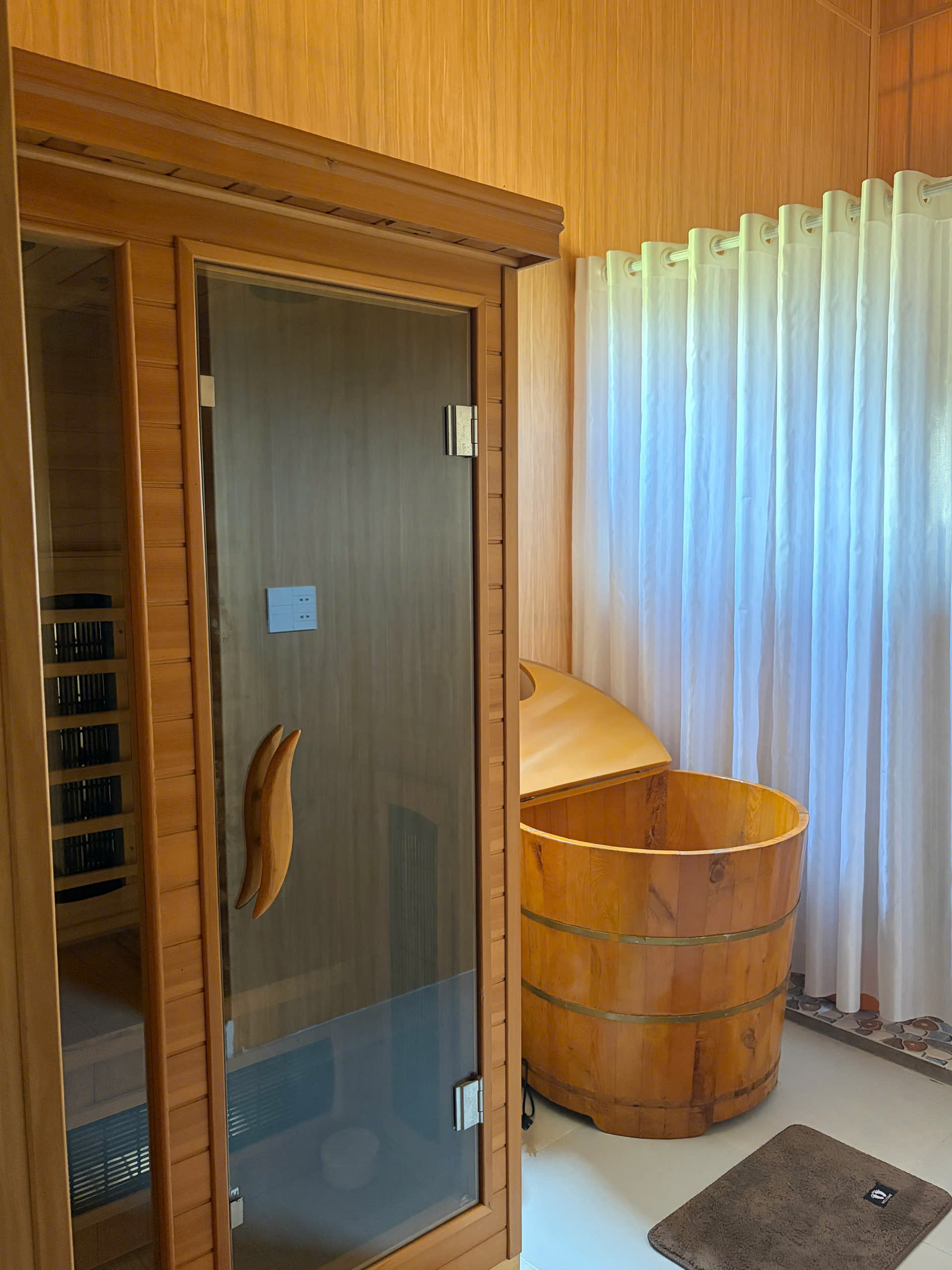 Red Mountain lifestyle 4