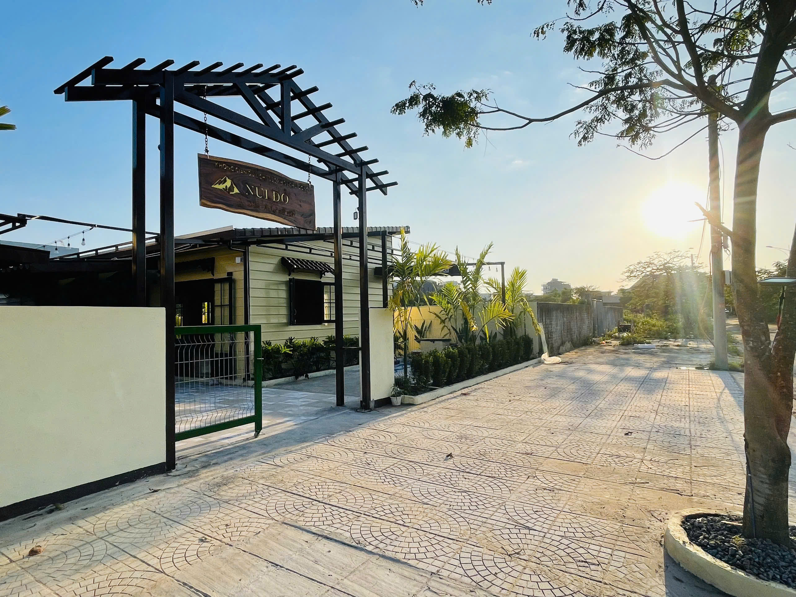 Red Mountain Da Nang 1